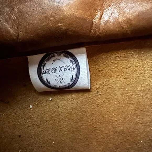 Leather Tote by Arc Of A Diver - Picture 5 of 10